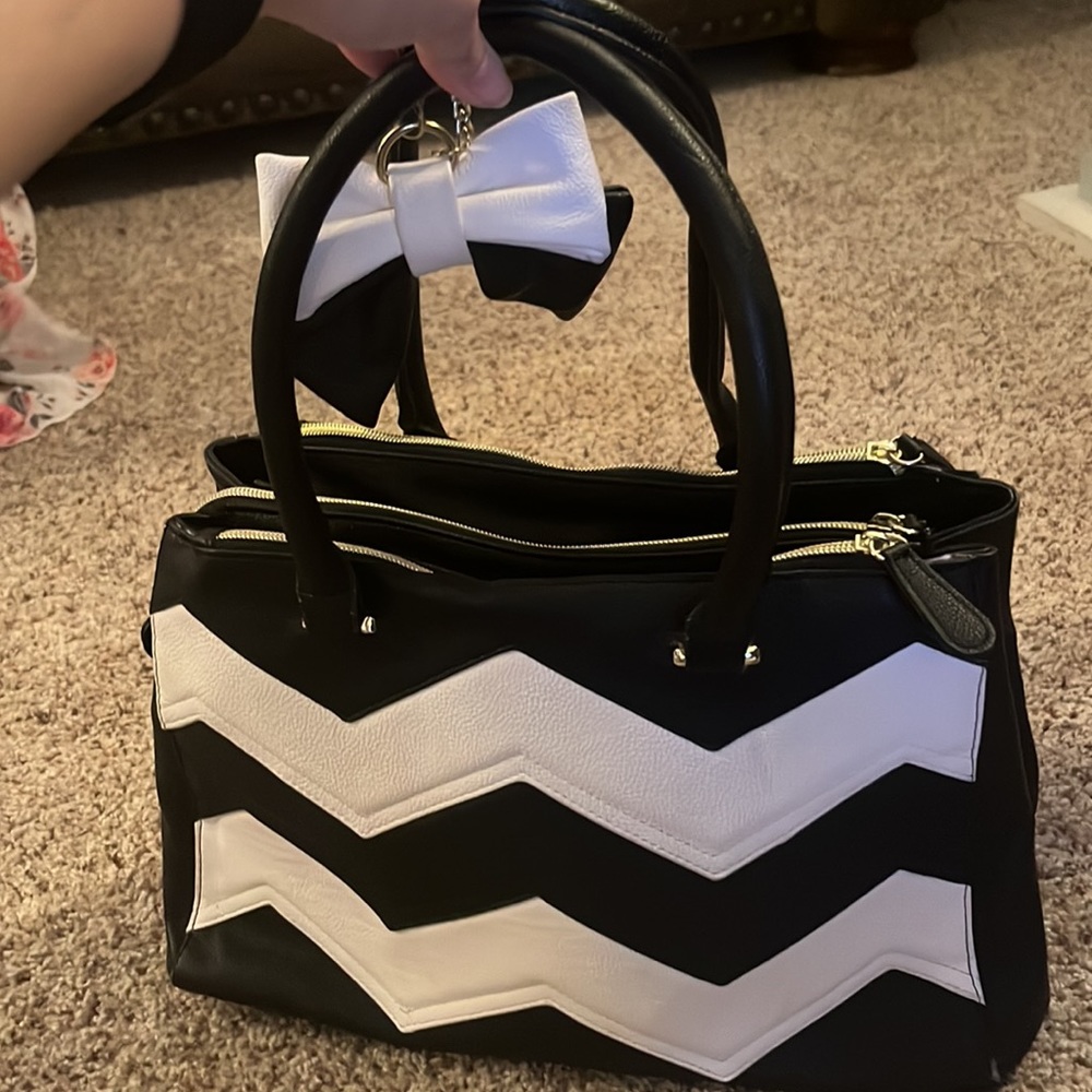Betsey Johnson Purse - Picture 4 of 12